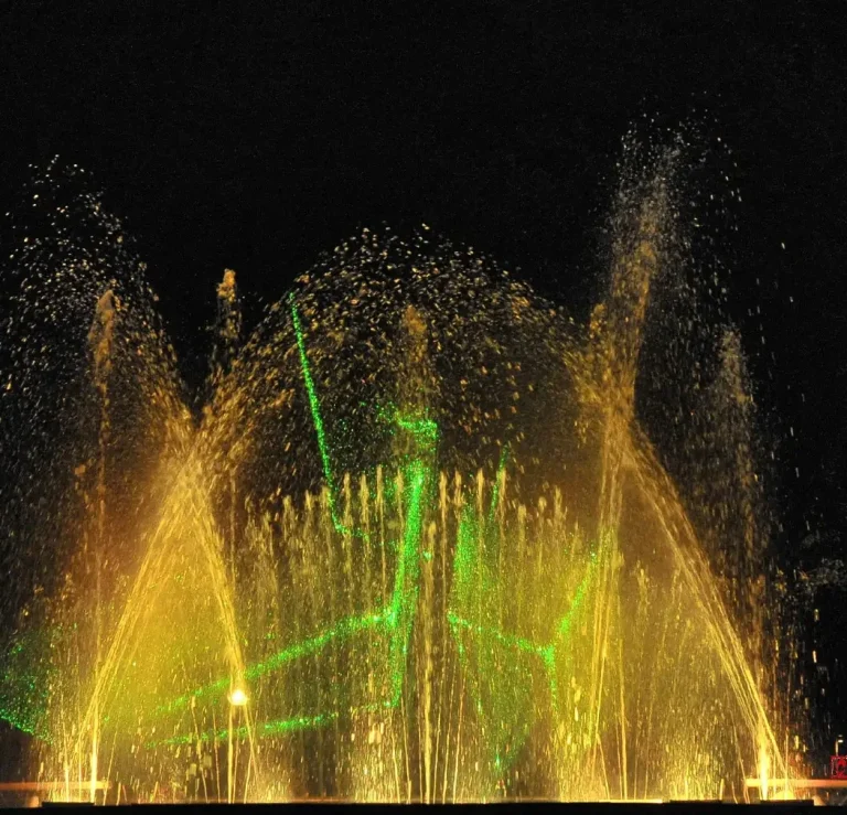 Soldat de guerre, spectacle son et lumière Aquatique, fontaine  lumineuse par fontaines dansantes