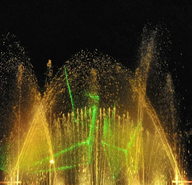 Soldat de guerre, spectacle son et lumière Aquatique, fontaine  lumineuse par fontaines dansantes