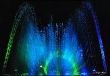 Spectacle fontaine avec laser