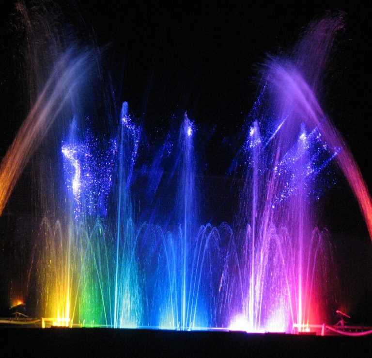 Soldat de guerre, spectacle son et lumière Aquatique, fontaine  lumineuse par fontaines dansantes